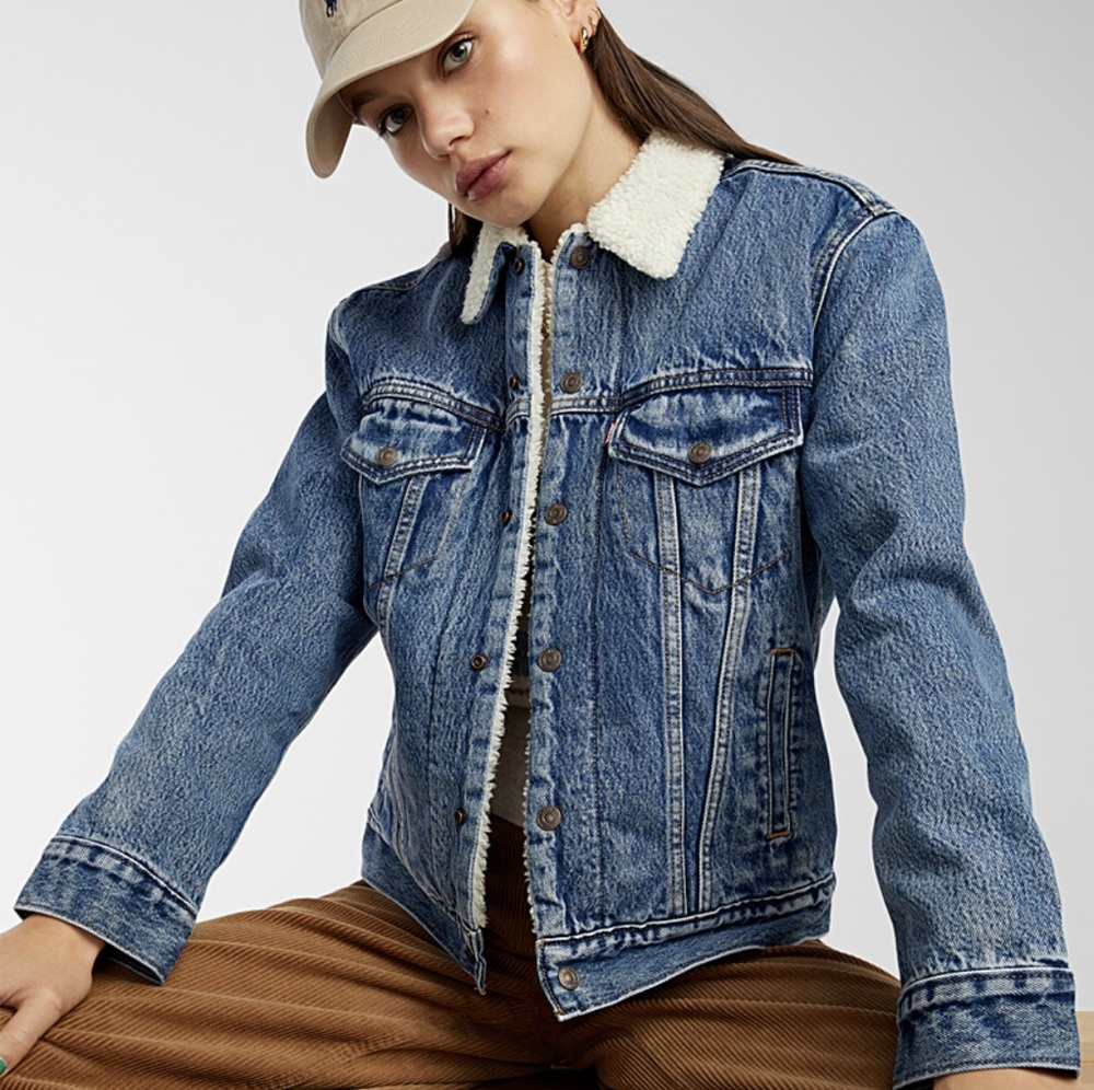 Levi's Women's Original Sherpa Trucker Jacket